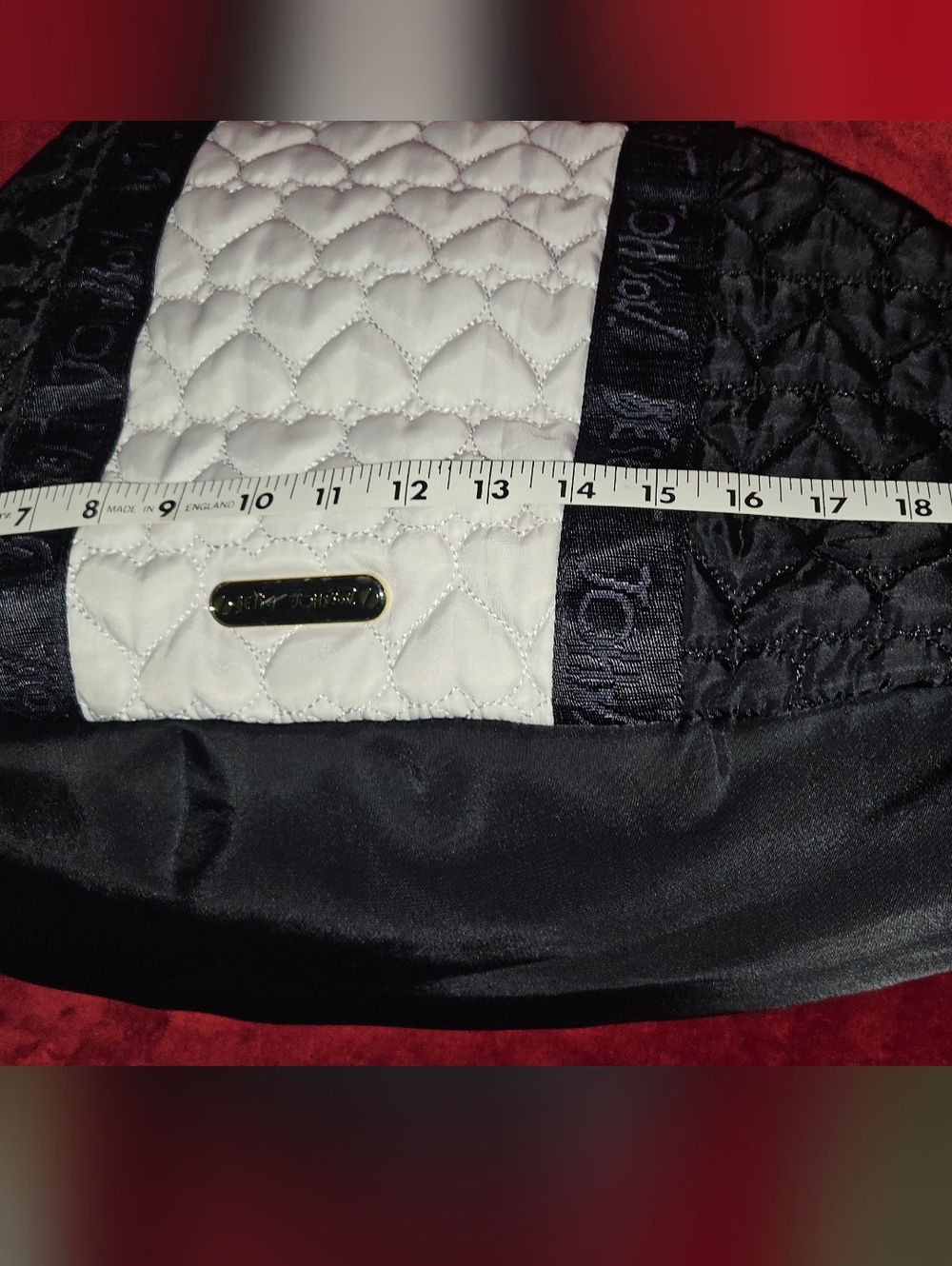 Betsey Johnson Quilted w/Heart Shaped Pattern Black & White Weekende/Travel Bag - Picture 7 of 16